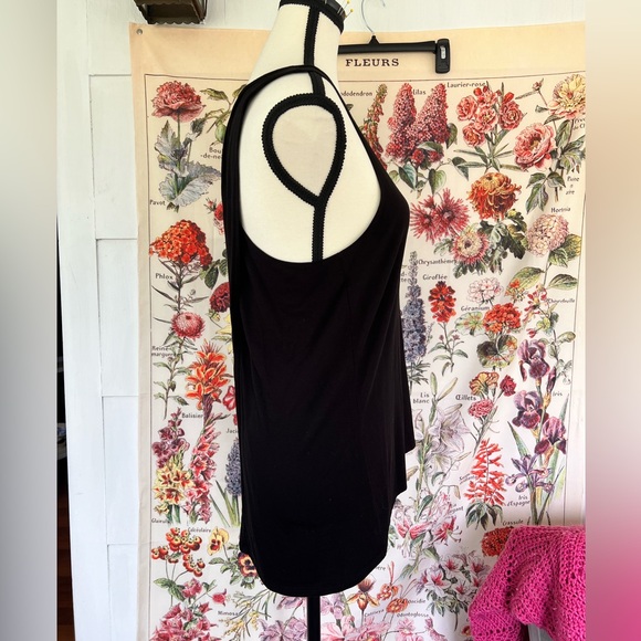 Athleta knit black tank top with criss cross back. Size S. Buy 3 Athleta for 30 - Picture 5 of 7